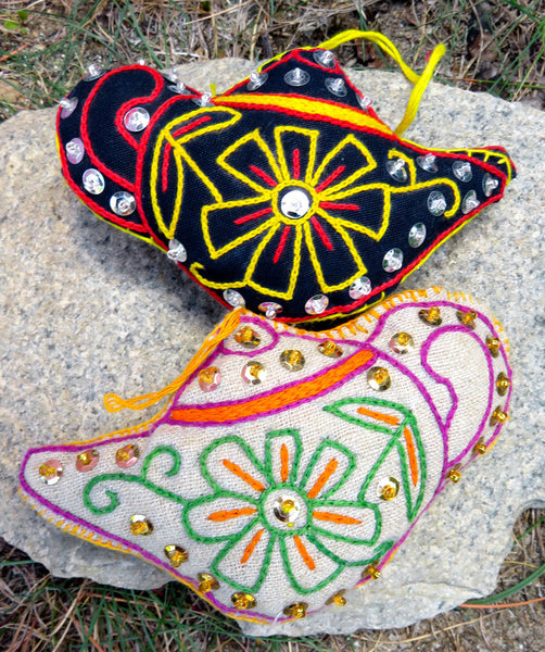 Ornament: Cozy Teapot